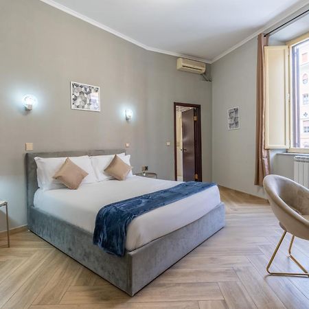Portafortuna Guesthouse - Close To Colosseum Rome Exterior photo