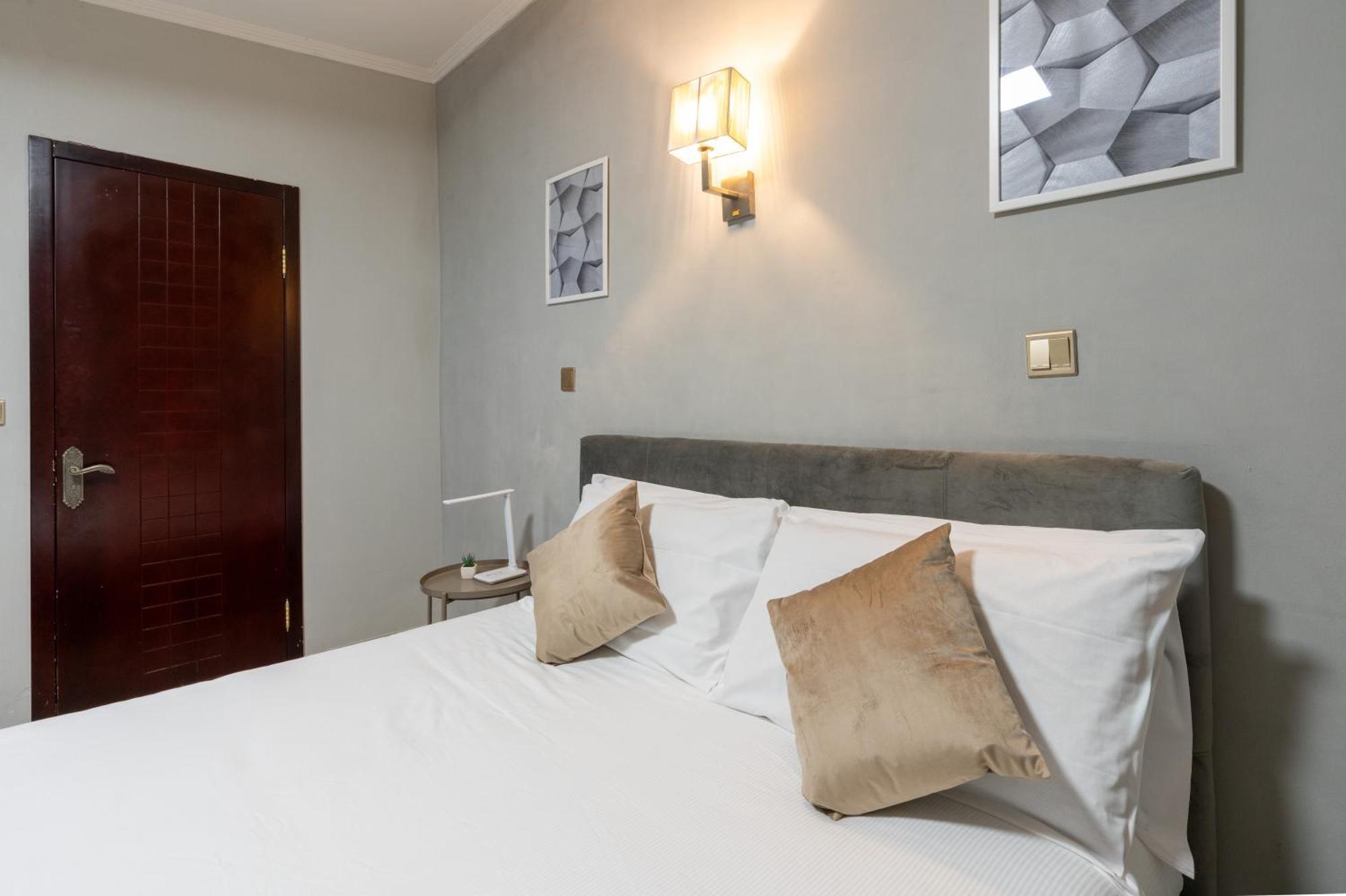Portafortuna Guesthouse - Close To Colosseum Rome Exterior photo