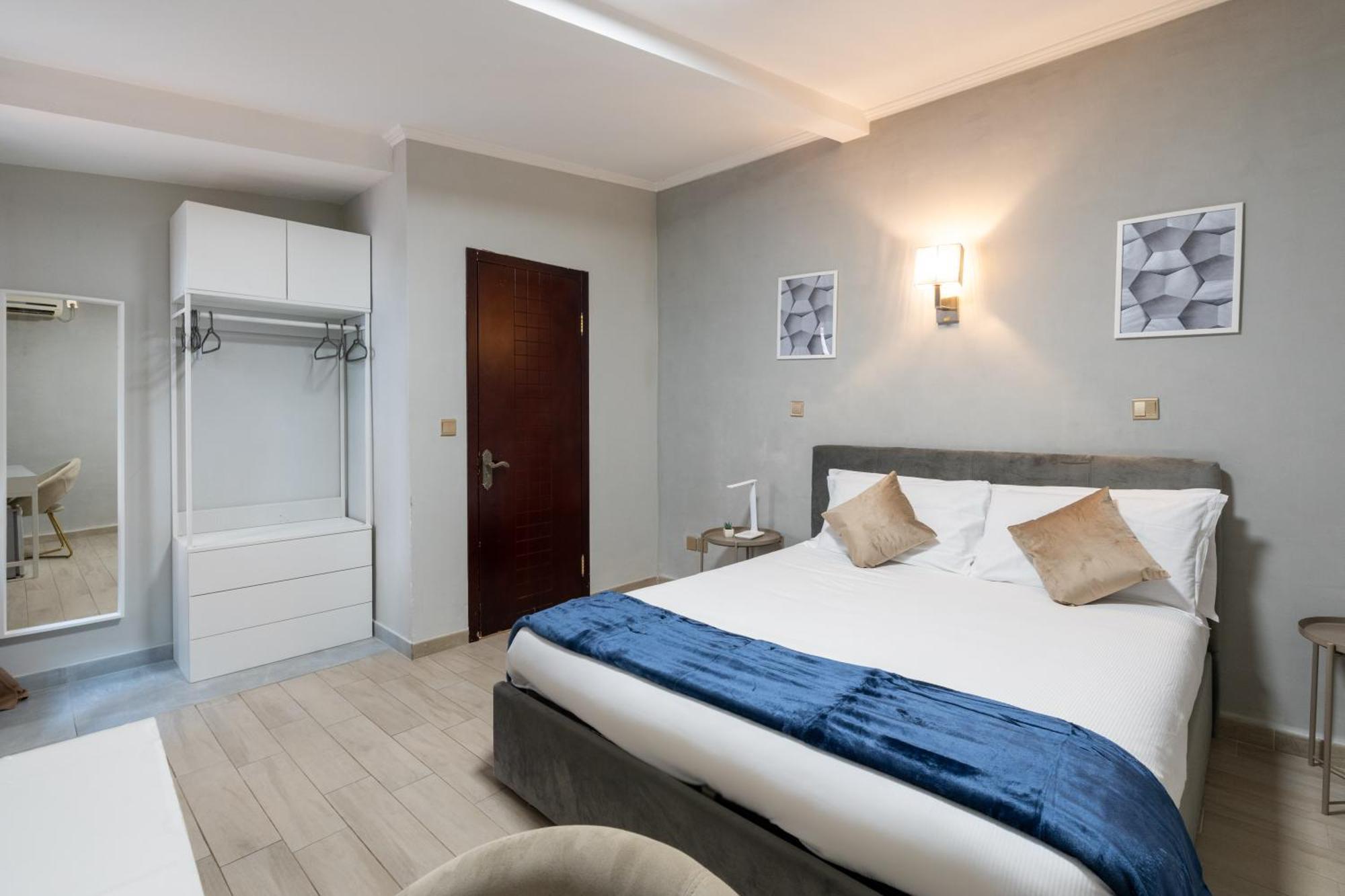 Portafortuna Guesthouse - Close To Colosseum Rome Exterior photo